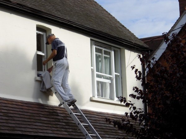 Exterior painter and decorator